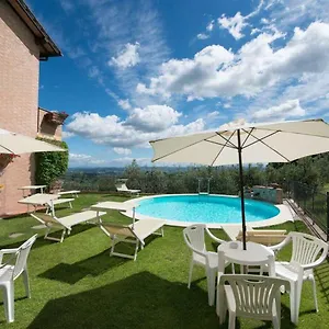 https://casa-lari-san-gimignano.it-tuscanyhotel.com